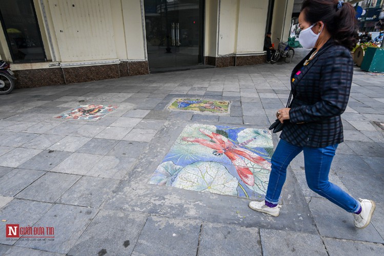 manhole covers in hanoi showcase hidden art exhibition hinh 13