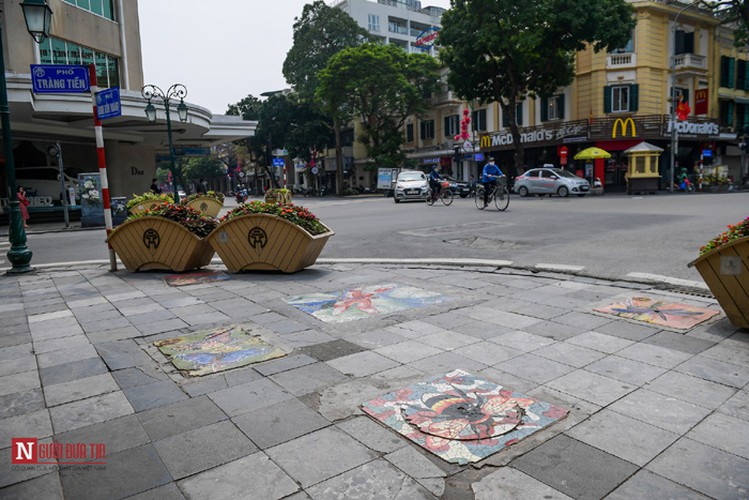 manhole covers in hanoi showcase hidden art exhibition hinh 6