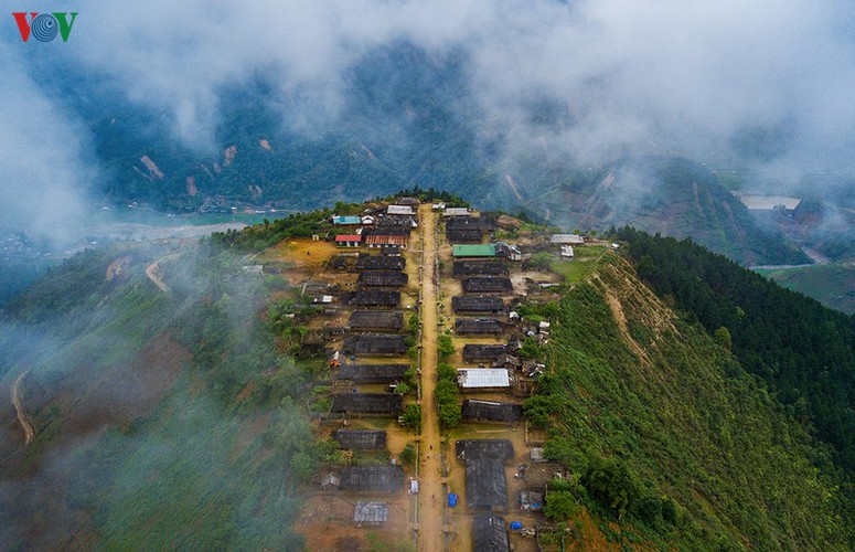 scenic cu vai village located in yen bai province hinh 2