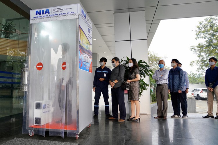 noi bai airport now equipped with mobile disinfection chamber hinh 5