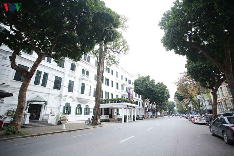 hanoi streets left deserted after business closures hinh 10