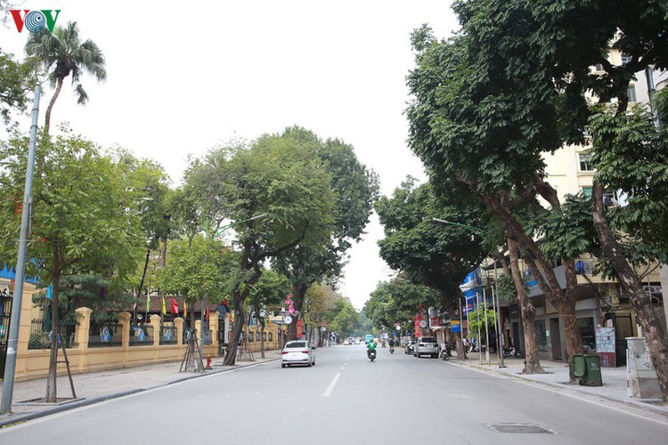 hanoi streets left deserted after business closures hinh 11