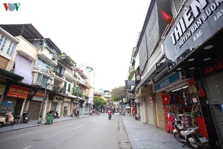 hanoi streets left deserted after business closures hinh 4