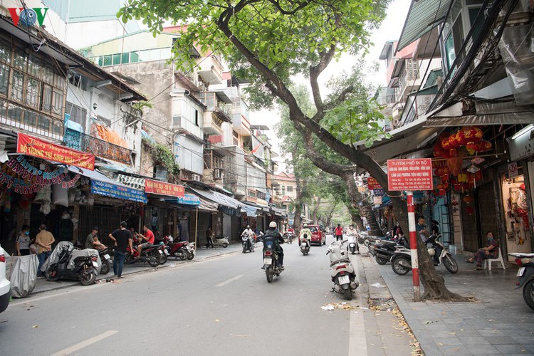 hanoi streets left deserted after business closures hinh 6