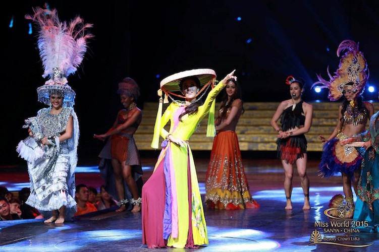 recent performances of vietnamese beauties at miss world’s dances of world hinh 4