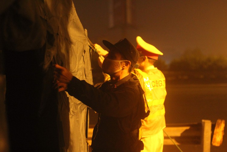 hanoi sets up checkpoints at city entrances to control covid-19 hinh 6