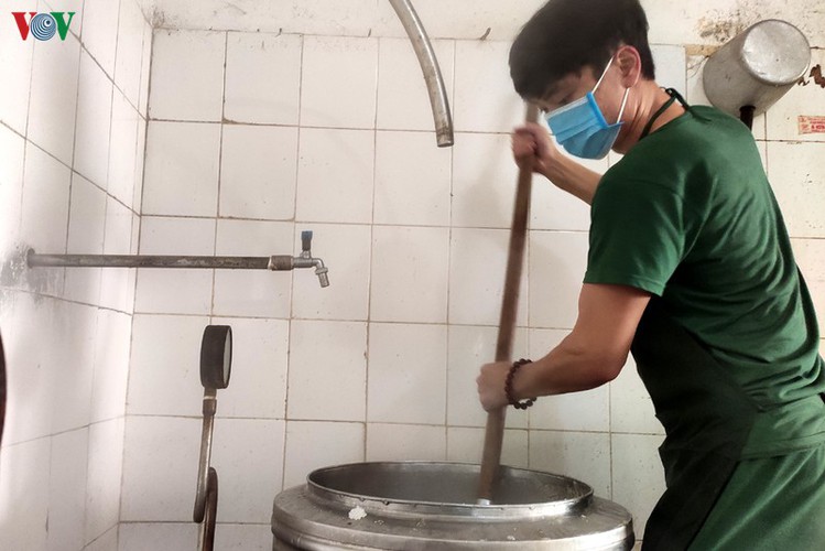 soldiers rise to challenge of caring for people in quarantine hinh 10