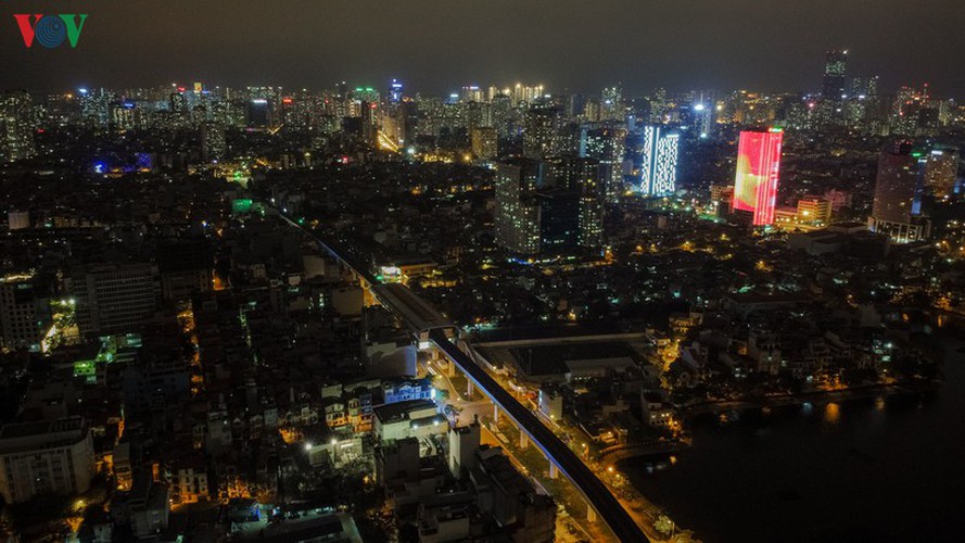 streets of hanoi fall silent as they sparkle at night hinh 11