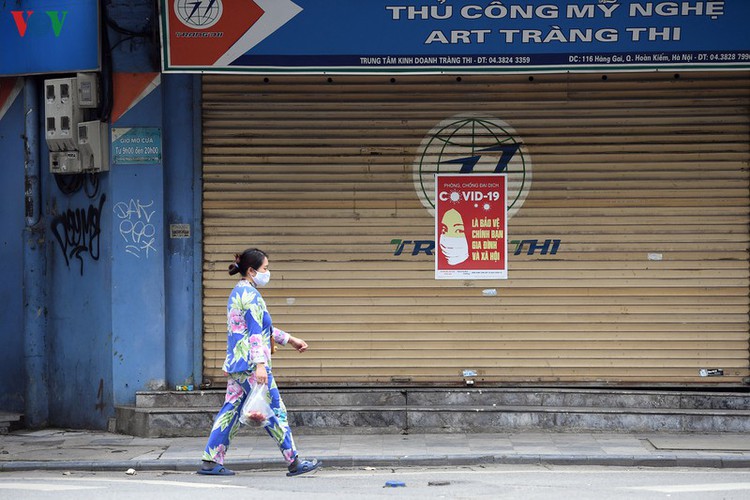 streets of hanoi filled with informative messages to aid fight against covid-19 hinh 9