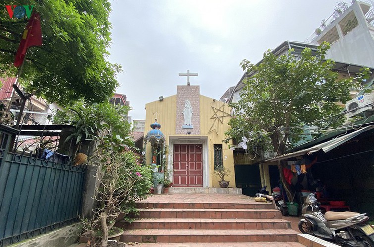 hanoi churches sit empty amid easter day celebrations hinh 9