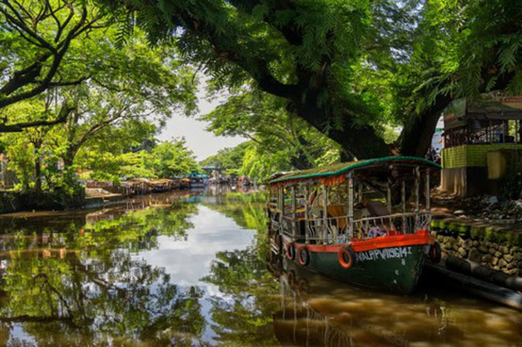 vietnamese settlement listed among global incredible floating villages hinh 10
