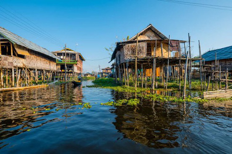 vietnamese settlement listed among global incredible floating villages hinh 17