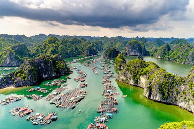 vietnamese settlement listed among global incredible floating villages hinh 1