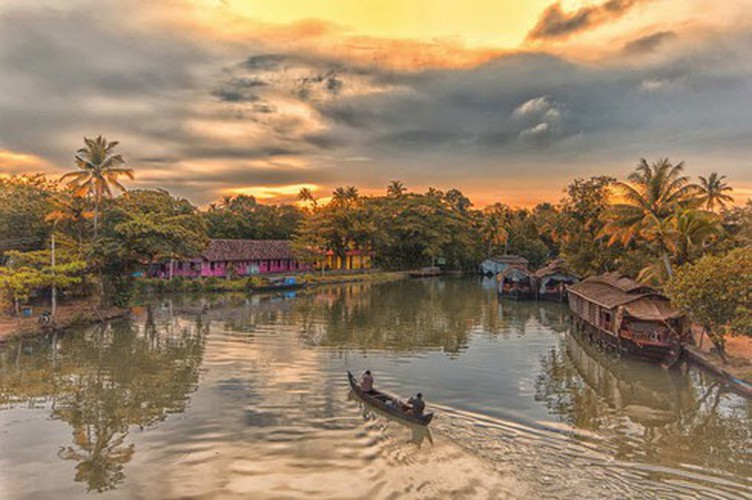 vietnamese settlement listed among global incredible floating villages hinh 9