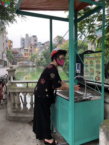 more needy people in hanoi access free food amid covid-19 hinh 11