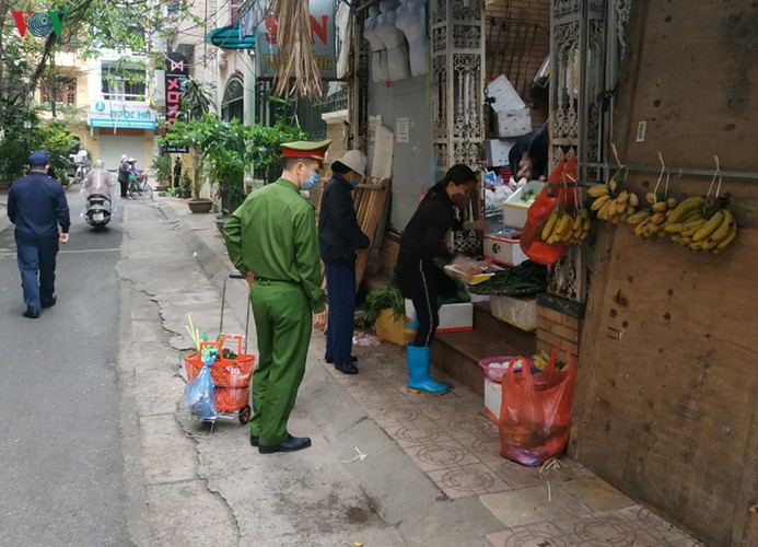 more needy people in hanoi access free food amid covid-19 hinh 16