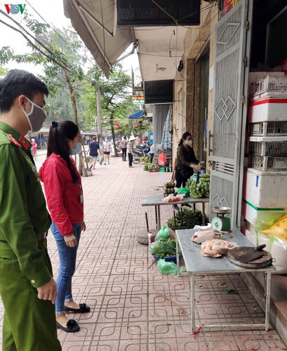 more needy people in hanoi access free food amid covid-19 hinh 17