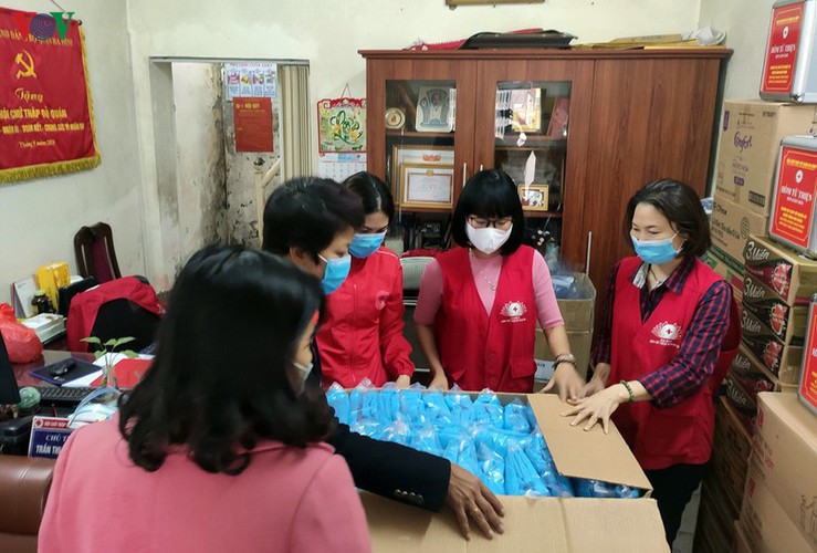 more needy people in hanoi access free food amid covid-19 hinh 4