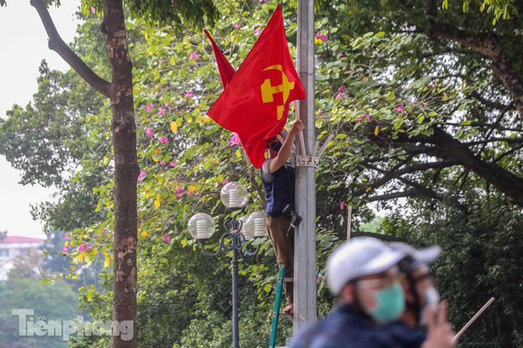 hanoi receives decorative makeover ahead of national holidays hinh 13