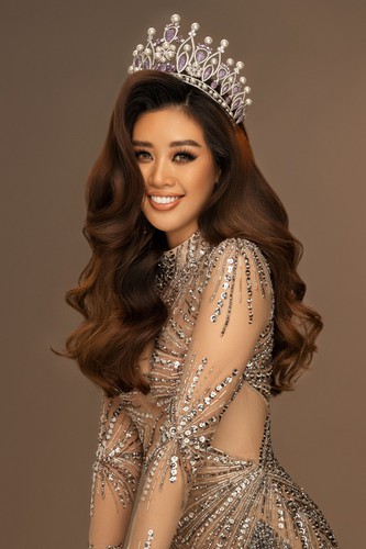khanh van launches photo collection ahead of miss universe 2020 hinh 6