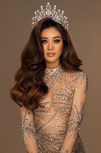 khanh van launches photo collection ahead of miss universe 2020 hinh 9