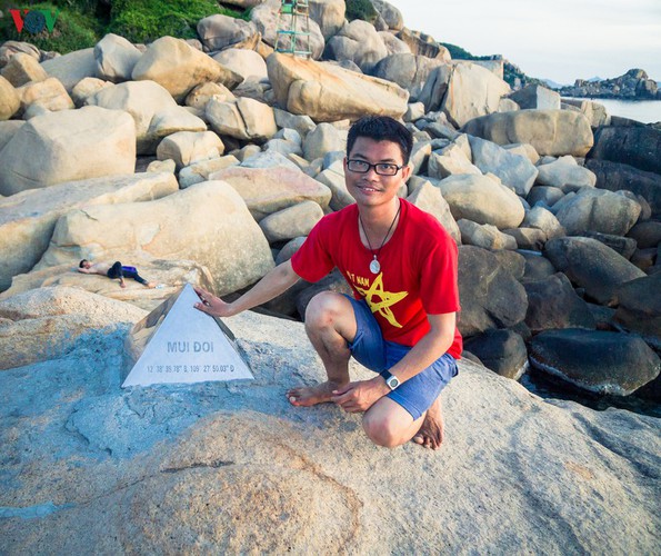 visiting the nation’s most easterly point at dawn hinh 1