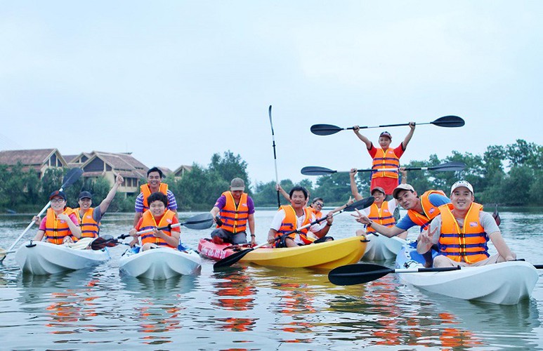 leading destinations to enjoy kayaking in vietnam hinh 13