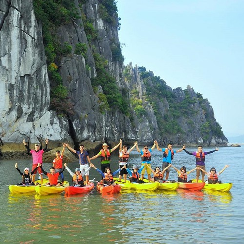 leading destinations to enjoy kayaking in vietnam hinh 5