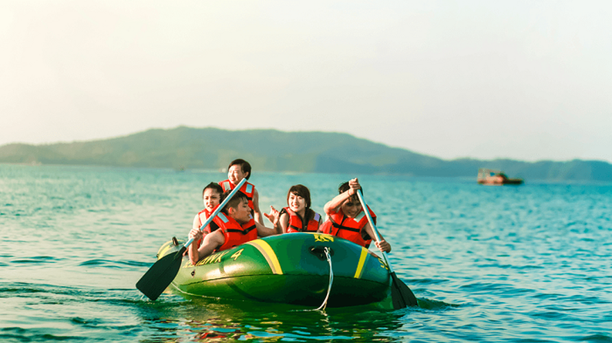 leading destinations to enjoy kayaking in vietnam hinh 7