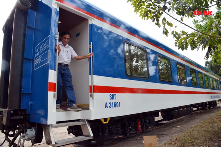 new train set to be equipped with luxury bar hinh 14