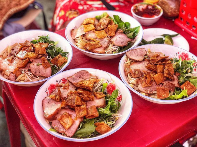 must-try street food options for a day trip to hoi an hinh 4