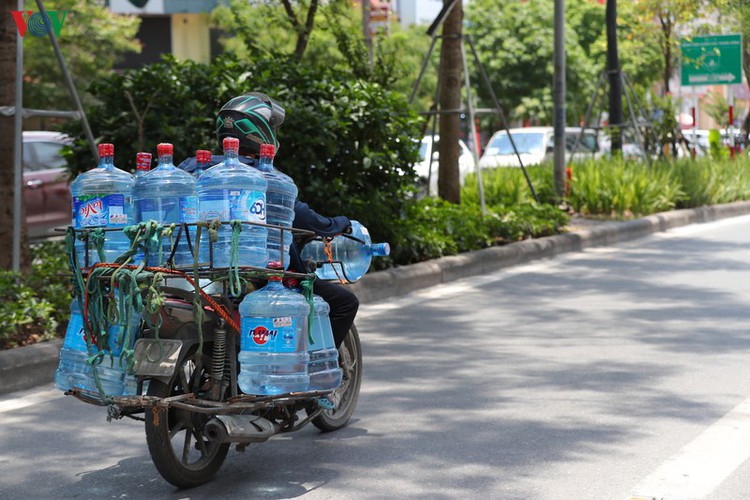 hanoi swelters in grip of summer heat wave hinh 12