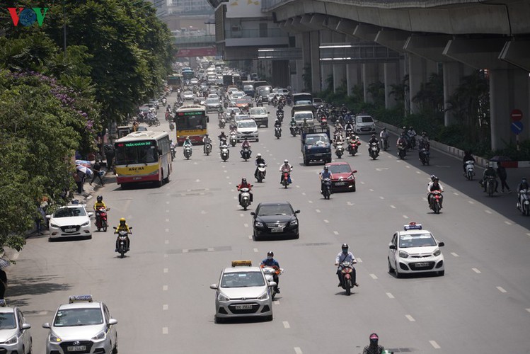 hanoi swelters in grip of summer heat wave hinh 8