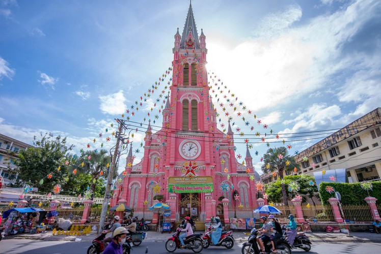 vietnam church among leading pink buildings to visit worldwide hinh 1