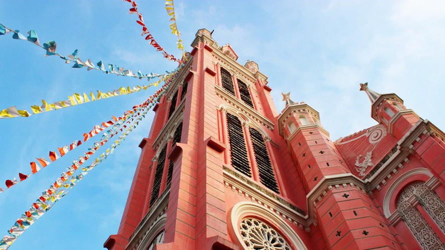 vietnam church among leading pink buildings to visit worldwide hinh 2