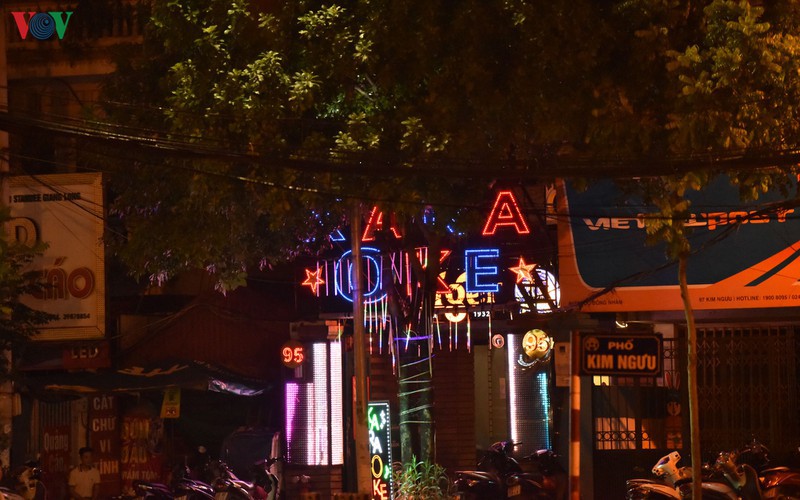 karaoke bars in hanoi remain quiet after re-opening hinh 10