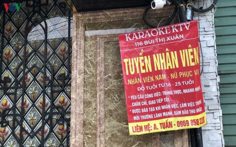 karaoke bars in hanoi remain quiet after re-opening hinh 2