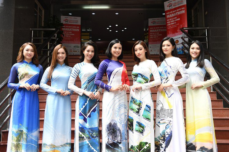 beauty queens shine in ao dai bearing images of national sea and islands hinh 1