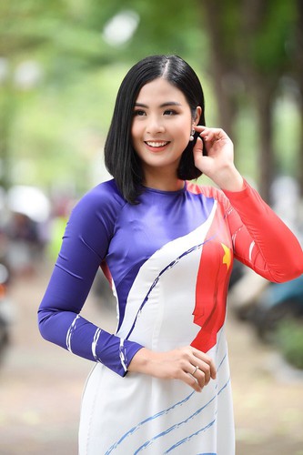 beauty queens shine in ao dai bearing images of national sea and islands hinh 3