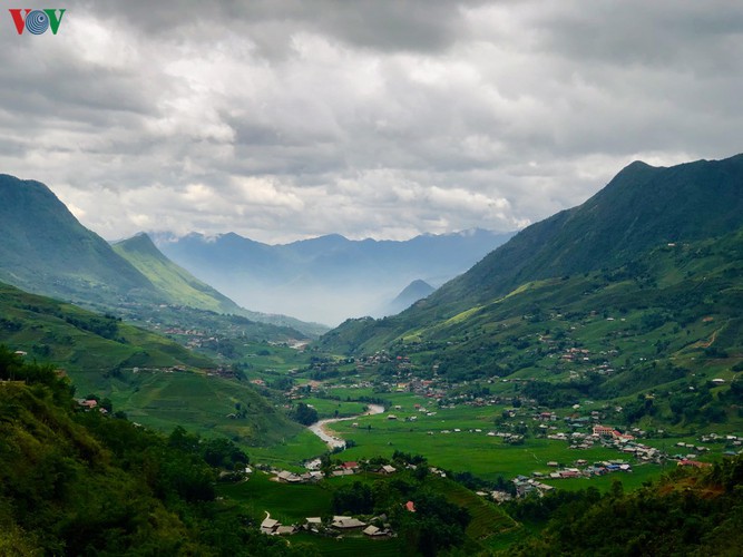 romantic valley seen from fansipan cable car hinh 10