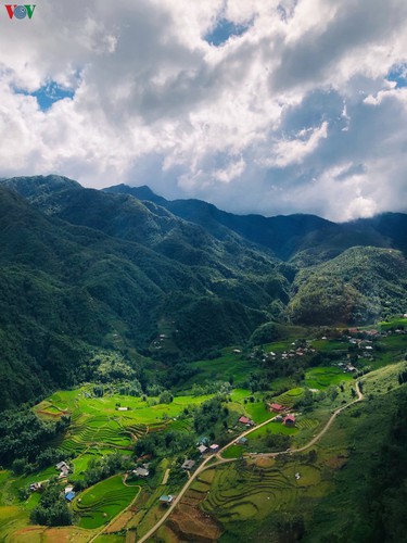 romantic valley seen from fansipan cable car hinh 7