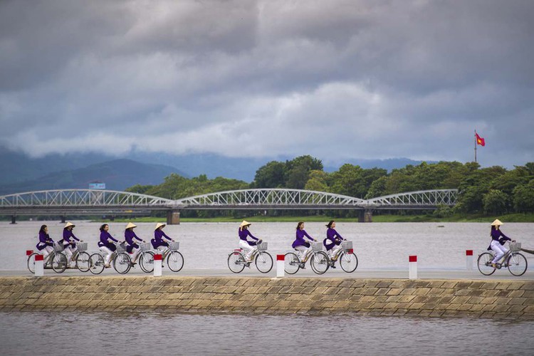 hue proves to be ideal destination for filmmakers due to romantic landscapes hinh 10