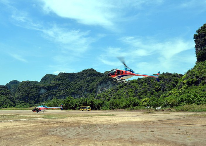discovering trang an landscape complex by helicopter hinh 5