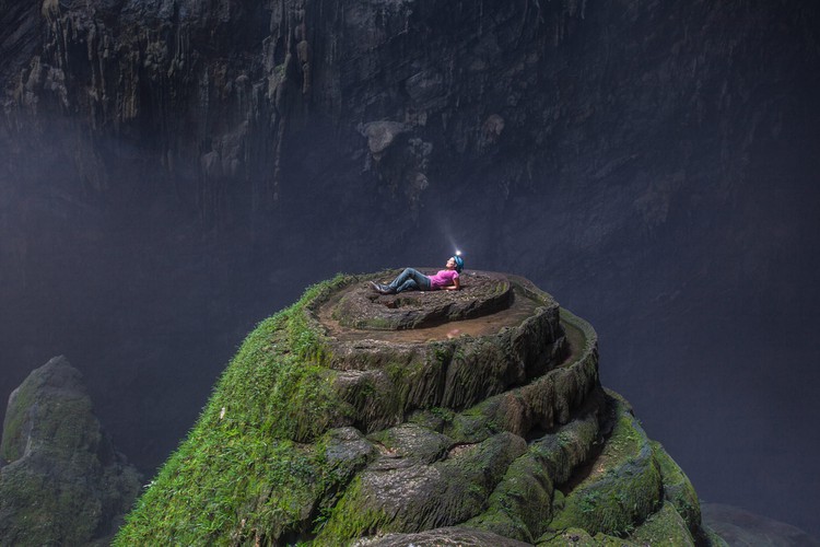 stunning images of son doong cave through australian explorer' lens hinh 1