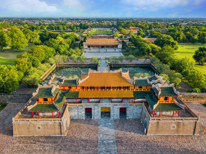 fashion industry marks return with august show in hue imperial citadel hinh 3