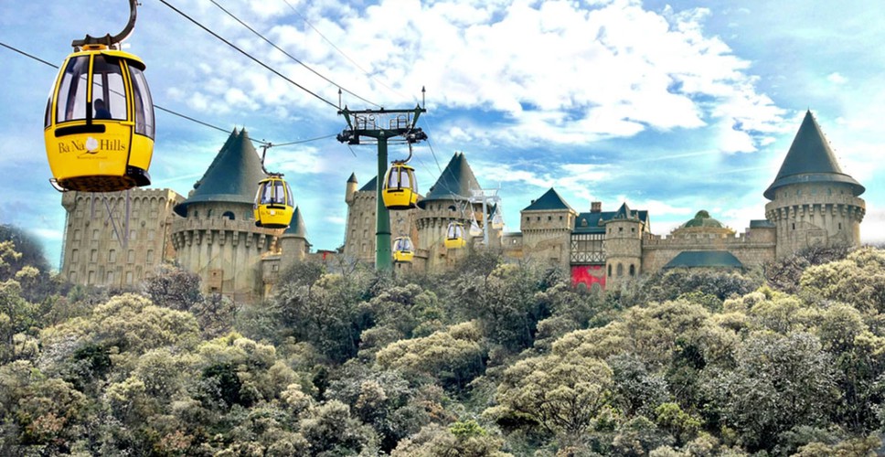 ba na hills cable car leads global list of most spectacular views hinh 1