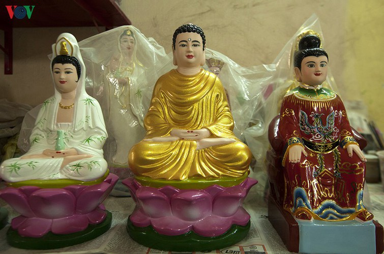 century-old craft village specialises in buddha statues in hcm city hinh 6