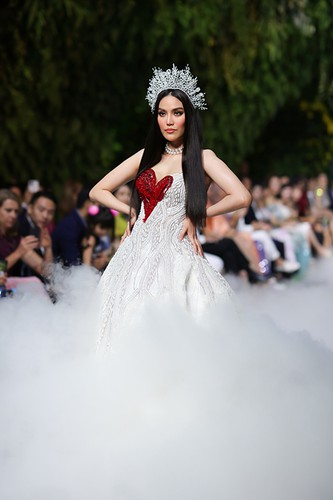 beauty queens gather for fashion show by designer hoang hai hinh 7