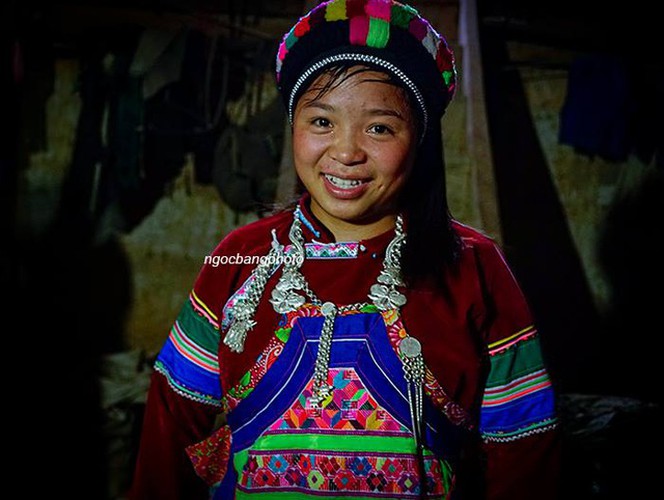 colourful headdresses of ethnic girls in mountainous region hinh 6