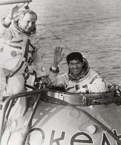 memorable images showcase local astronaut in space hinh 4